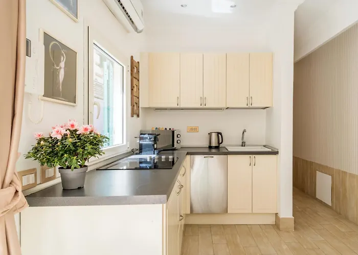 Daire Flaminio Garden, Indenpent Flat 10 Min From The Center *